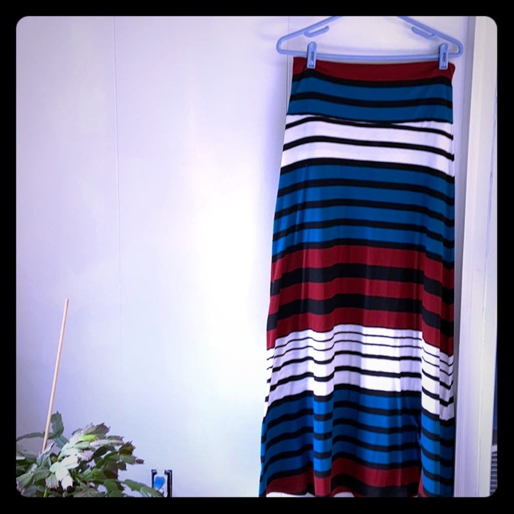Maxi striped skirt